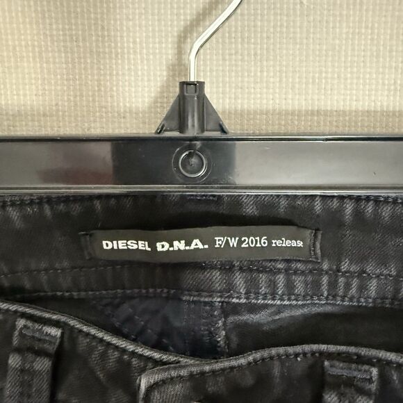 Diesel DNA Thavar Jeans 32x32 Smaller Fit Black Mens Slim Skinny Distress Italy - Picture 2 of 12